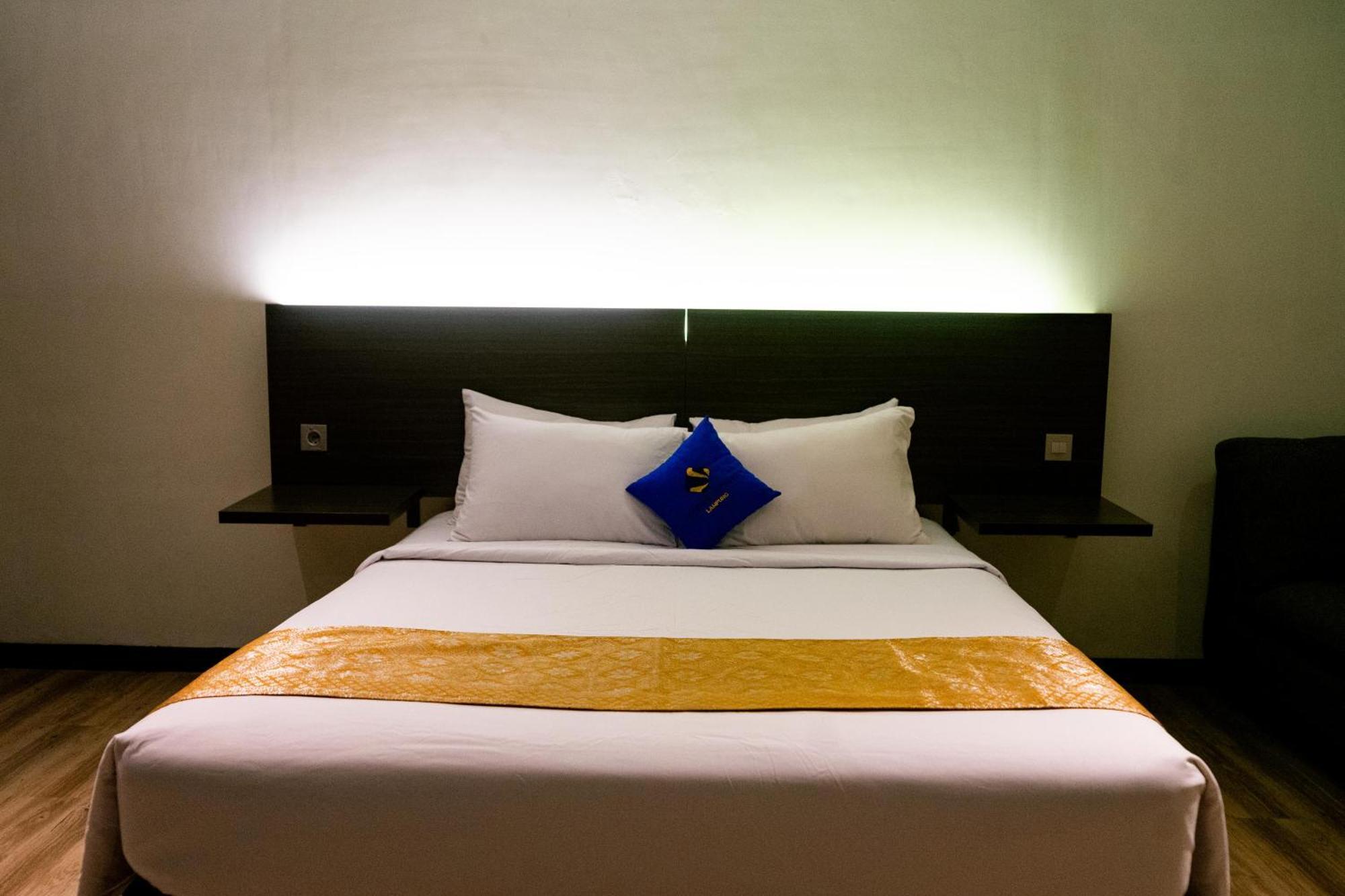 Yunna Lampung 3*